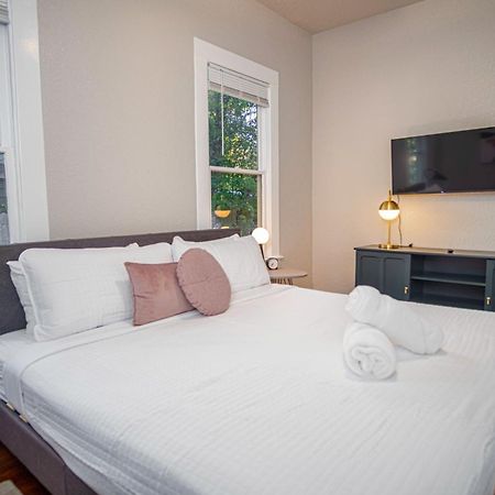 Chic Downtown Farmhouse With Garden And Bbq Grill San Antonio Dış mekan fotoğraf