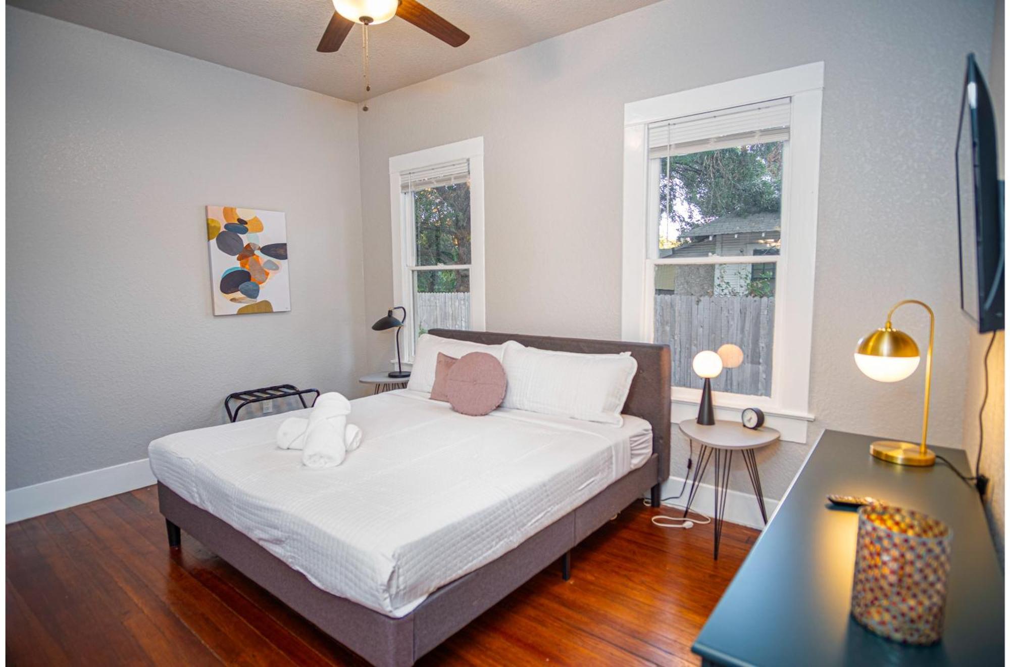 Chic Downtown Farmhouse With Garden And Bbq Grill San Antonio Dış mekan fotoğraf