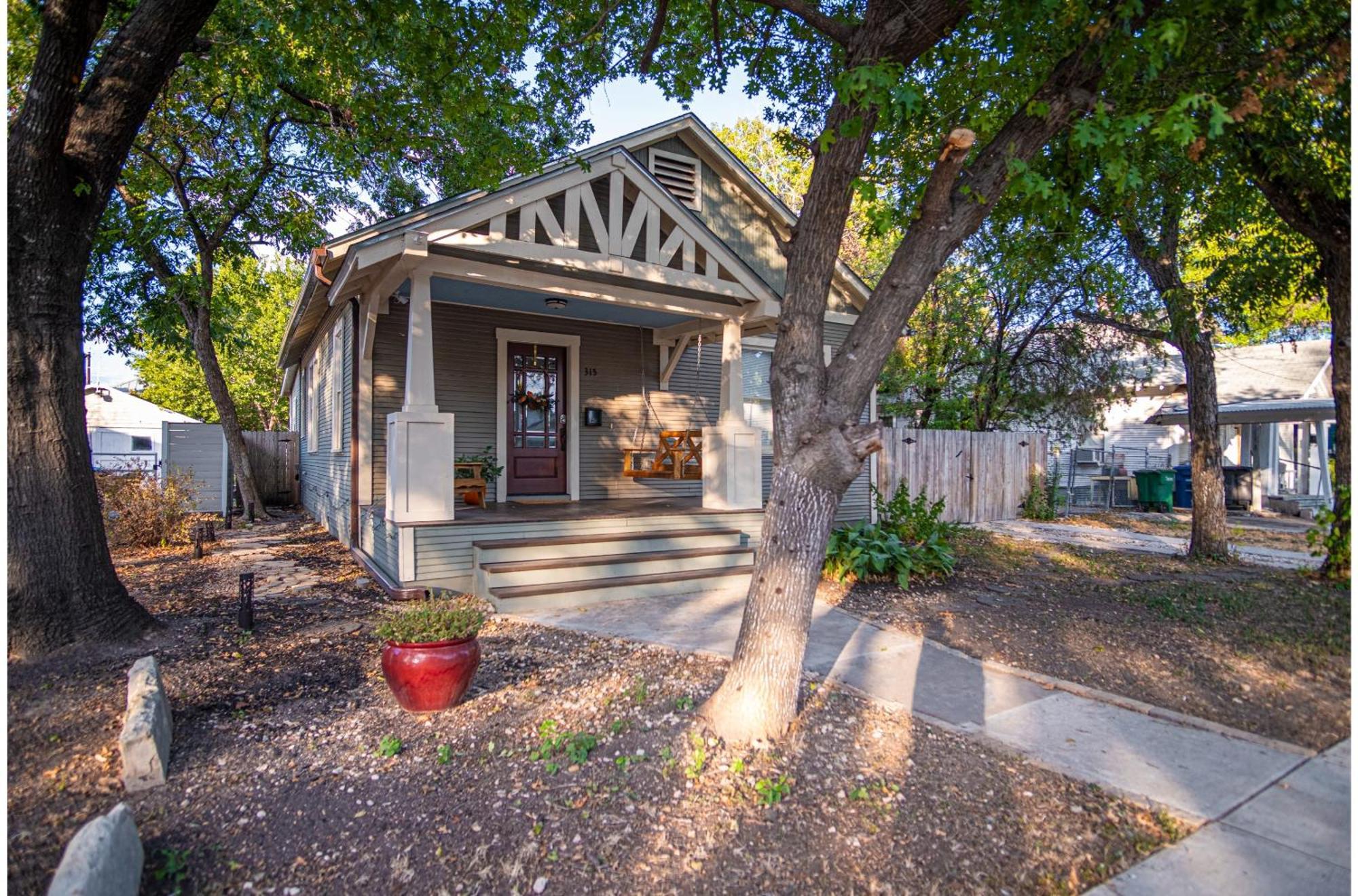 Chic Downtown Farmhouse With Garden And Bbq Grill San Antonio Dış mekan fotoğraf